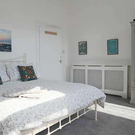 4 Bed Home 3 Mins From Harbour + Sandy Beach 福克斯通 外观 照片