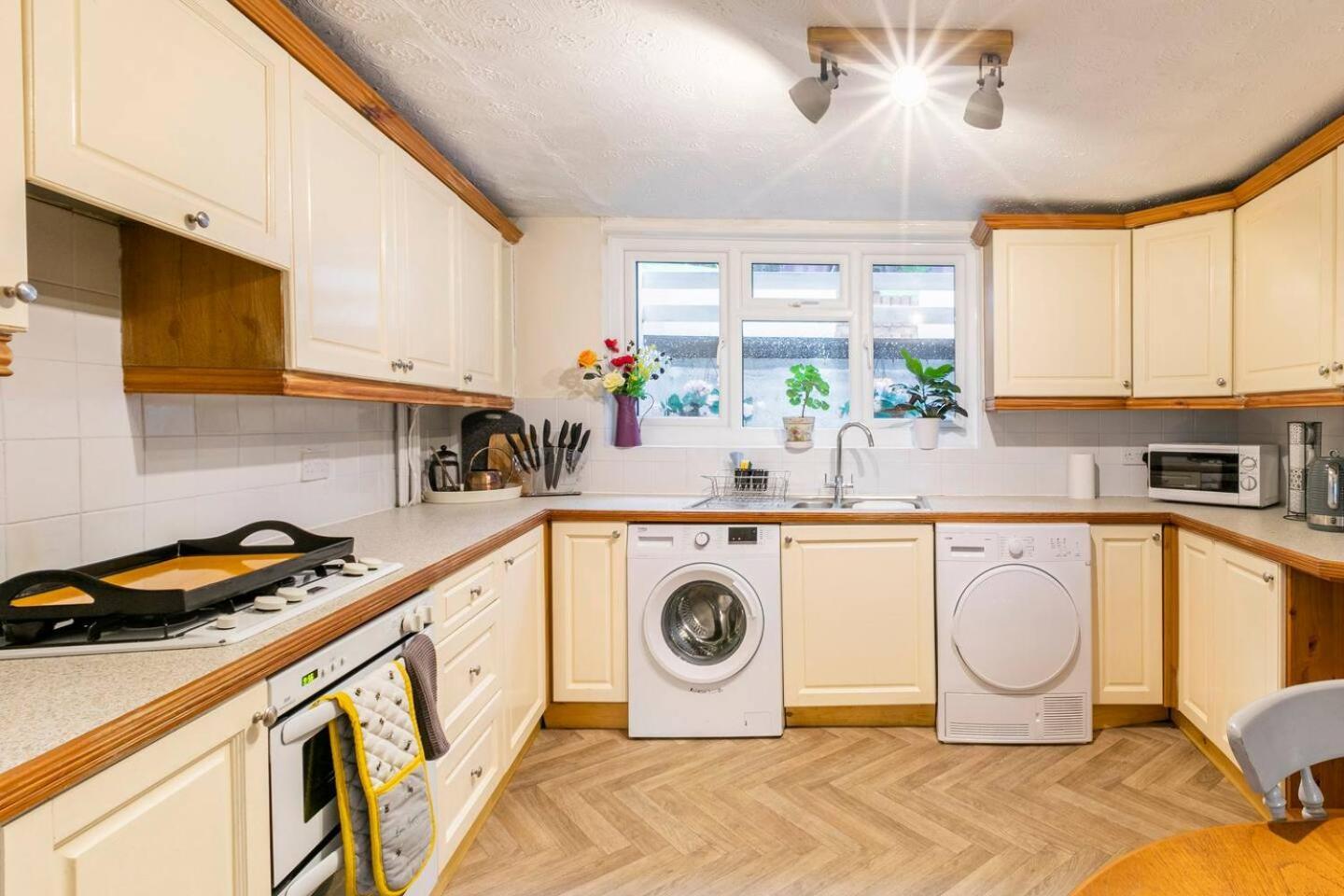 4 Bed Home 3 Mins From Harbour + Sandy Beach 福克斯通 外观 照片